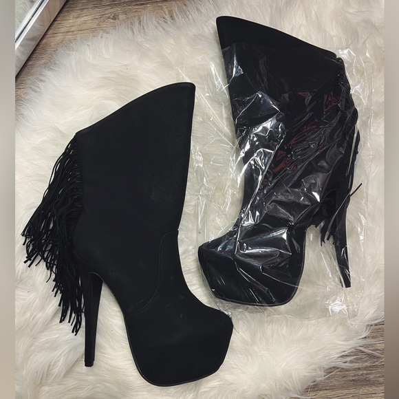 Dance Wear High Heeled Boots w/ Fringe Tassels - Picture 2 of 2